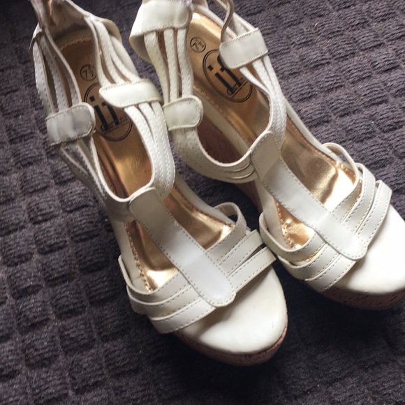 Cute Bohemian Wedge Sandals size 7.5 - Picture 3 of 4